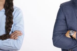 情侶,生氣(圖/取自pixbay) ▲原PO表示結婚後才知道「大嫂是老公的前女友」,豈料有一次大嫂竟然問了一件老公的「私事」,也讓她懷疑他們倆私下有聯繫。(示意圖,圖中人物與當事者無關/取自pixbay)
