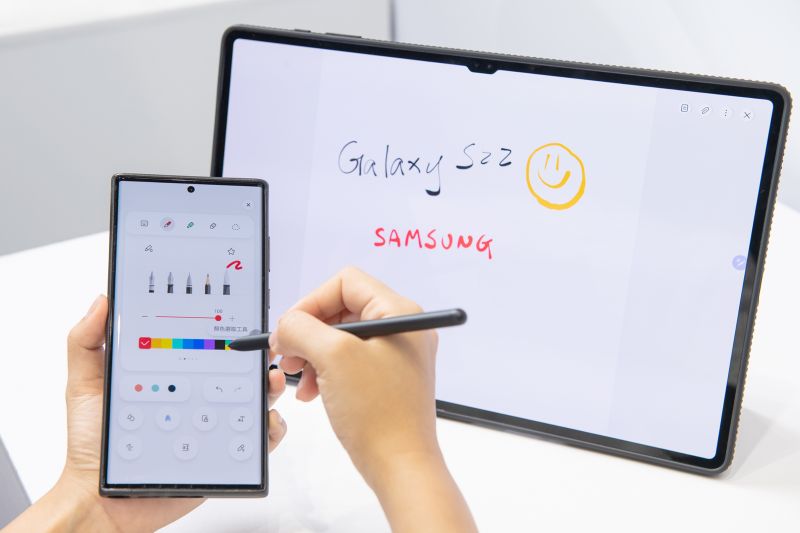 ▲台灣三星電子今(14)日正式宣布,Galaxy S22旗艦系列在台上市,首度整合S Pen的卓越生產力,與Galaxy生態圈無縫串聯再進化。(圖/台灣三星提供)