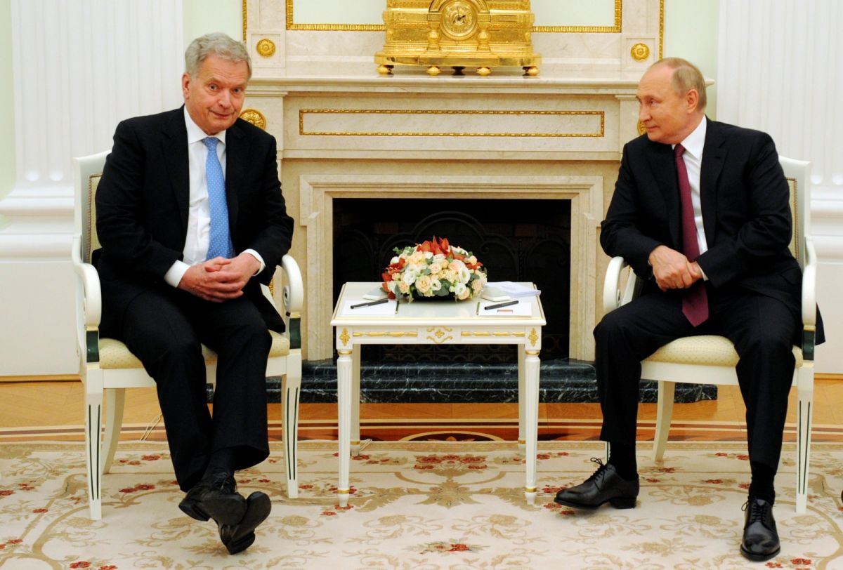 ▲芬蘭總統尼尼斯托（左）被認為是歐洲少數了解俄國總統蒲亭（右）的領導人。圖為2人去年10月底於克里姆林宮會晤。（圖／美聯社／達志影像）