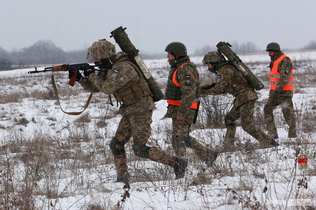 ▲烏克蘭局勢緊張，西方國家近來來不斷警告，俄羅斯可能計劃攻擊烏克蘭。圖為烏克蘭軍人演習。(圖／烏克蘭國防部)