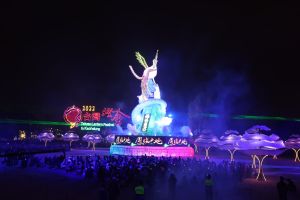 台灣燈會中央燈區開幕　主燈「鳳彩飛舞」閃亮夜空
