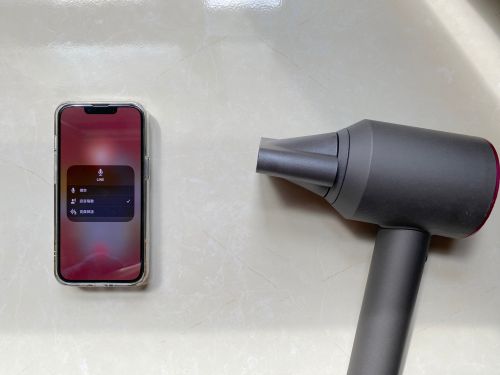 ▲實測iPhone「內建降噪」功能，讓吹風機自動靜音，好強！(圖／記者周淑萍拍攝)