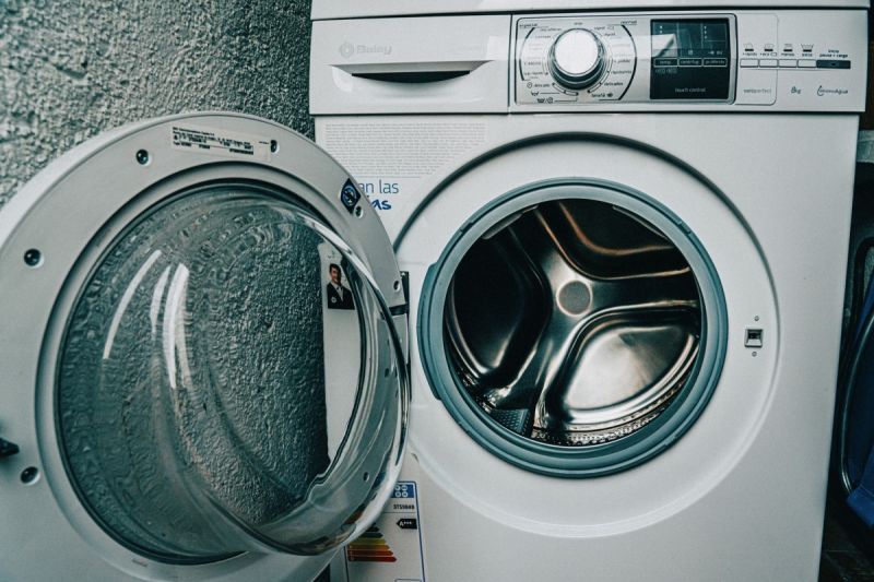 ▲洗完衣服後，建議將洗衣機的蓋子維持開啟狀態，讓機器內部的水分能及時消散。（示意圖／取自pixabay）