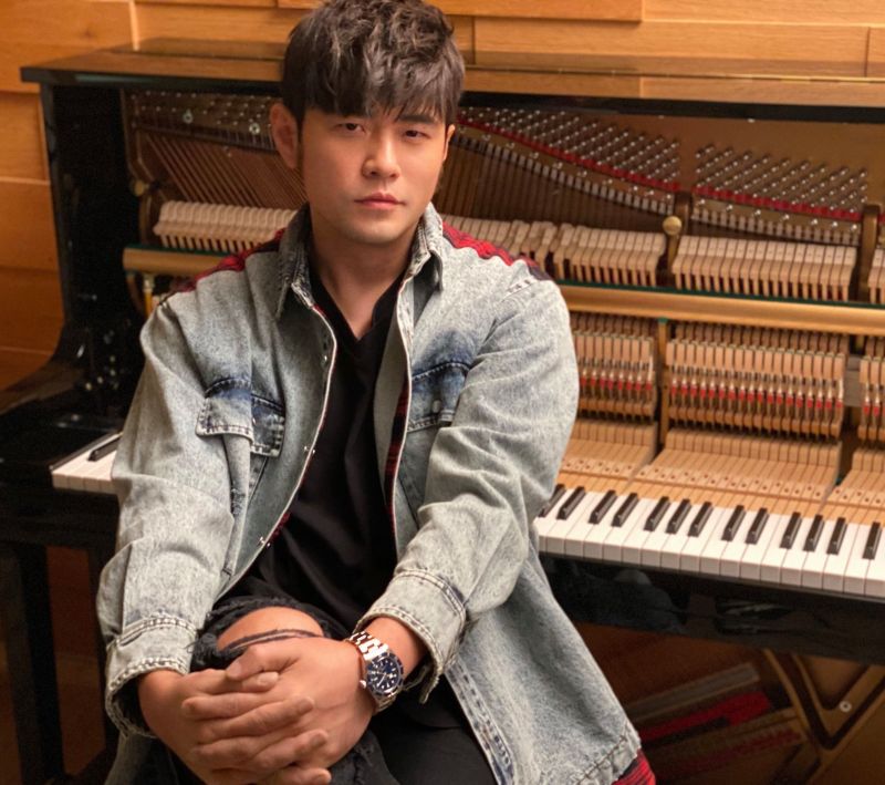 周杰倫接班人現身!4歲兒埋頭譜曲 天王驚吐9字心聲