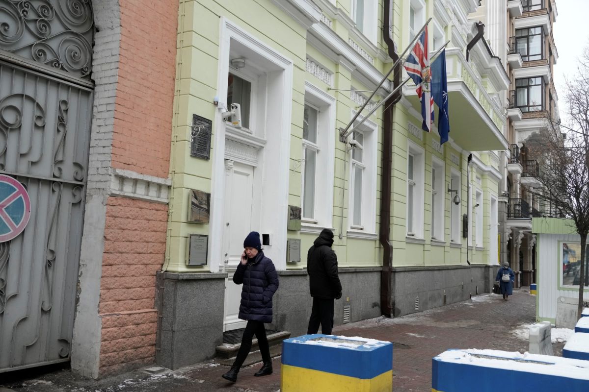 ▲由於俄羅斯侵略烏克蘭的威脅升高，英國駐烏克蘭大使館在首都基輔的辦公室暫時遷至西部的利維夫市（Lviv）。（圖／美聯社／達志影像）