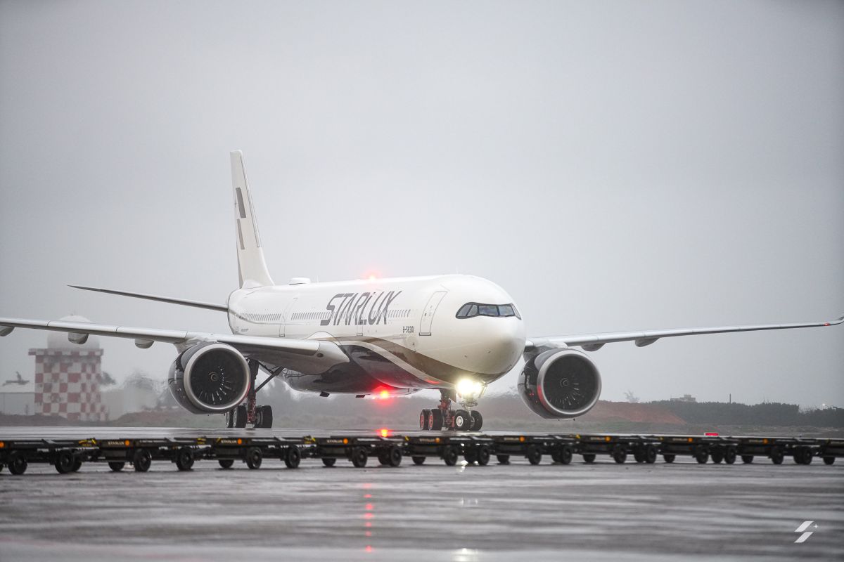 ▲星宇航空首架、也是全台首架的A330neo航機，編號B-58301於19日下午17點17分下午正式抵台。（圖／星宇航空提供）
