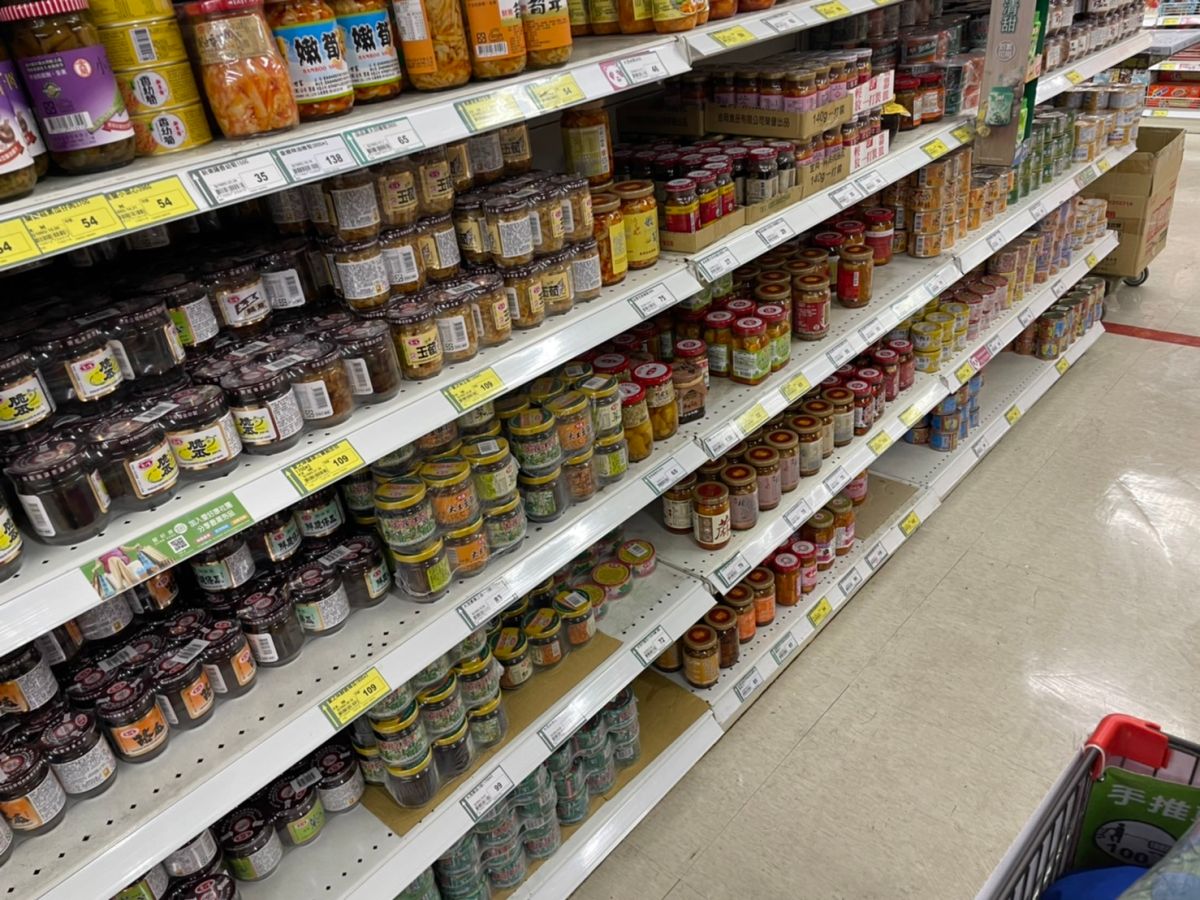 ▲有網友分享，他在東南亞超市發現一款小吃，看起來非常美味。（示意圖／記者張嘉哲攝）