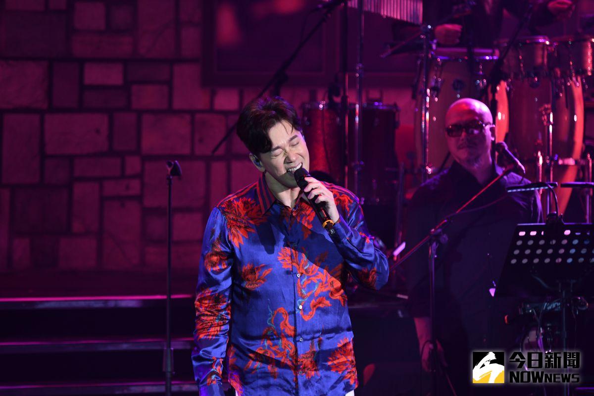 ▲李聖傑除了在歌曲〈痴心絕對〉有許多輝煌成績外，還曾打造專屬個人App，成為整合線上、實體音樂專輯販售的第一人。（圖/記者林調遜攝）