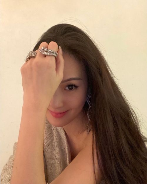 ▲▼孫芸芸擁有精緻臉孔、黃金比例身材及靈敏的時尚嗅覺，即便不是出道藝人，社群媒體追蹤數仍海放一票明星。（圖／翻攝自孫芸芸 𝘠𝘜𝘕 𝘠𝘜𝘕 𝘚𝘜𝘕 IG@aimeeyunyunsun）
