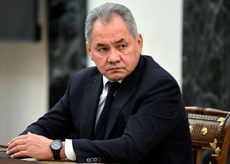 ▲俄羅斯國防部長蕭依古（Sergei Shoigu）今天呼籲製造更多戰車「來滿足俄國部隊（在烏克蘭）的需要」。（圖／美聯社／達志影像）