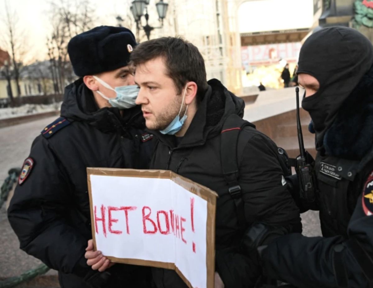 俄國掀反戰示威近400人被捕　南部傳爆炸聲響
