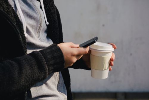 ▲咖啡還有助於降低帕金森氏症甚至憂鬱症的發生機率。（示意圖／翻攝photoAC）