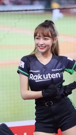 ▲▼林襄大跳應援舞,甜美模樣被鏡頭捕捉。(圖/林襄IG) ▲▼林襄大跳應援舞,甜美模樣被鏡頭捕捉。(圖/林襄IG)