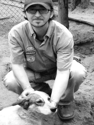 ▲Andrea Cisternino原是一名義大利籍攝影師，住在烏克蘭已長達10年並收容數百隻動物。（圖／FB帳號Andrea Cisternino）