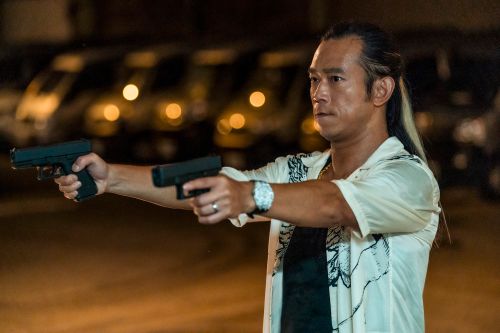 顏正國判關15年竟是被誣陷！戴手銬為父上香　遭霸凌才走上歹路
