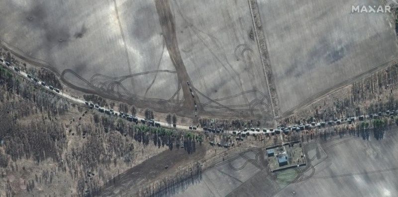 俄軍車隊停滯基輔城外　分析：有弱點但未必勢衰

