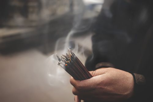 ▲原PO以前到台南玩意外拜到陰廟,廟公廟婆一早就喝醉,讓她覺得很詭異,豈料回家Google竟然找不到。(示意圖/取自pixabay) ▲原PO以前到台南玩意外拜到陰廟,廟公廟婆一早就喝醉,讓她覺得很詭異,豈料回家Google竟然找不到。(示意圖/取自pixabay)