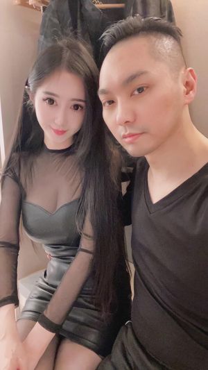 連千毅 ▲連千毅老婆娜美妻(左)最近成立粉絲頁,要做服裝帶貨直播主。(圖/翻攝連千毅FB)