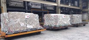 ▲外交部表示，27噸醫療救援物資已運送至烏克蘭，由中華航空負責全程運送。（圖／外交部臉書）