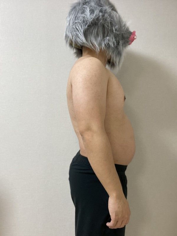 ▲他當時不僅有圓潤小腹，手臂也沒有線條。（圖／Twitter帳號InosukeWorkout）