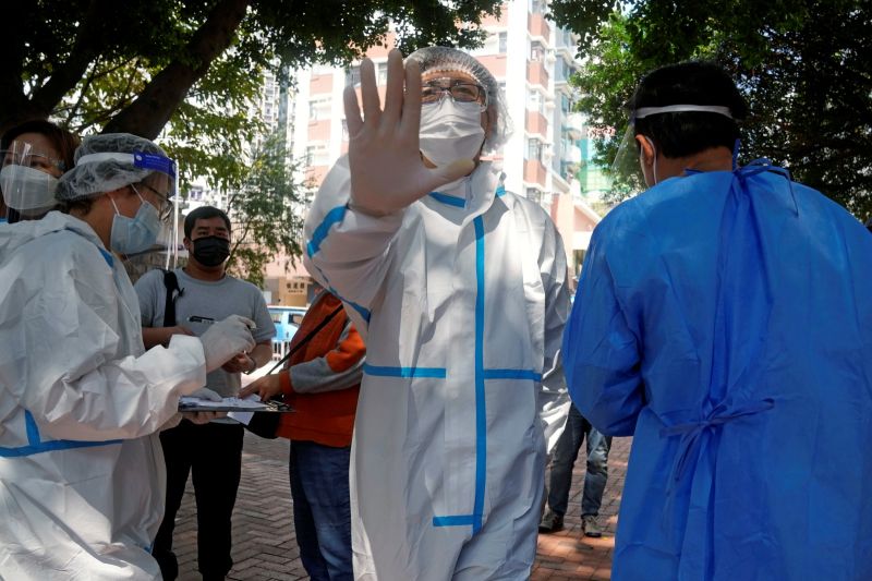 ▲香港第5波新冠肺炎疫情嚴峻，專家估算恐有15%的人口已感染。（圖／美聯社／達志影像）