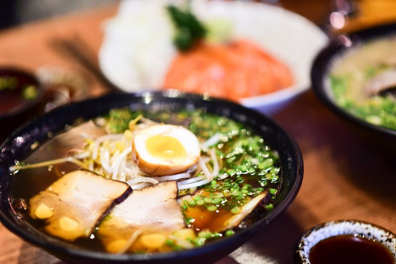 ▲極度重視湯頭味道的日本拉麵，在國際美食指南的湯品榜單上霸榜。（示意圖／Pixabay）