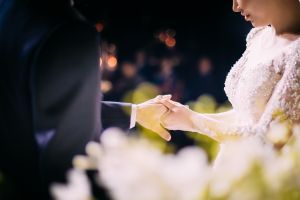 ▲為何正妹35歲還沒結婚?網曝殘忍現況:遇到就毀了。(示意圖/Pixabay) ▲有名50歲的護理師想找一個身價要有8千萬的對象,讓媒人婆黃淑晴有些苦惱,豈料最近傳來好消息,有名60歲退休醫師不僅沒被嚇到,還提供自己的不動產證明,表示願意交往。(示意圖,圖中人物與當事者無關/取自Pixabay)