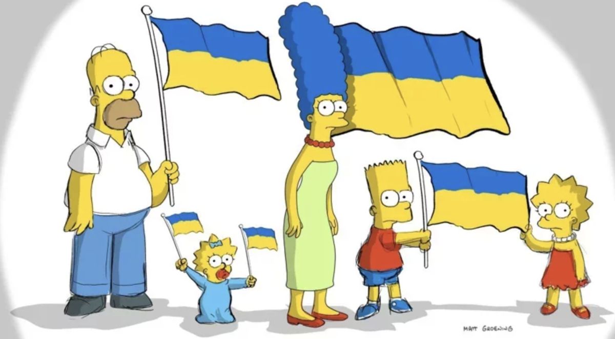 ▲辛普森家庭官方推特發出照片聲援烏克蘭，媽媽「美枝」的造型與國旗配色相符。（圖/辛普森家庭推特）