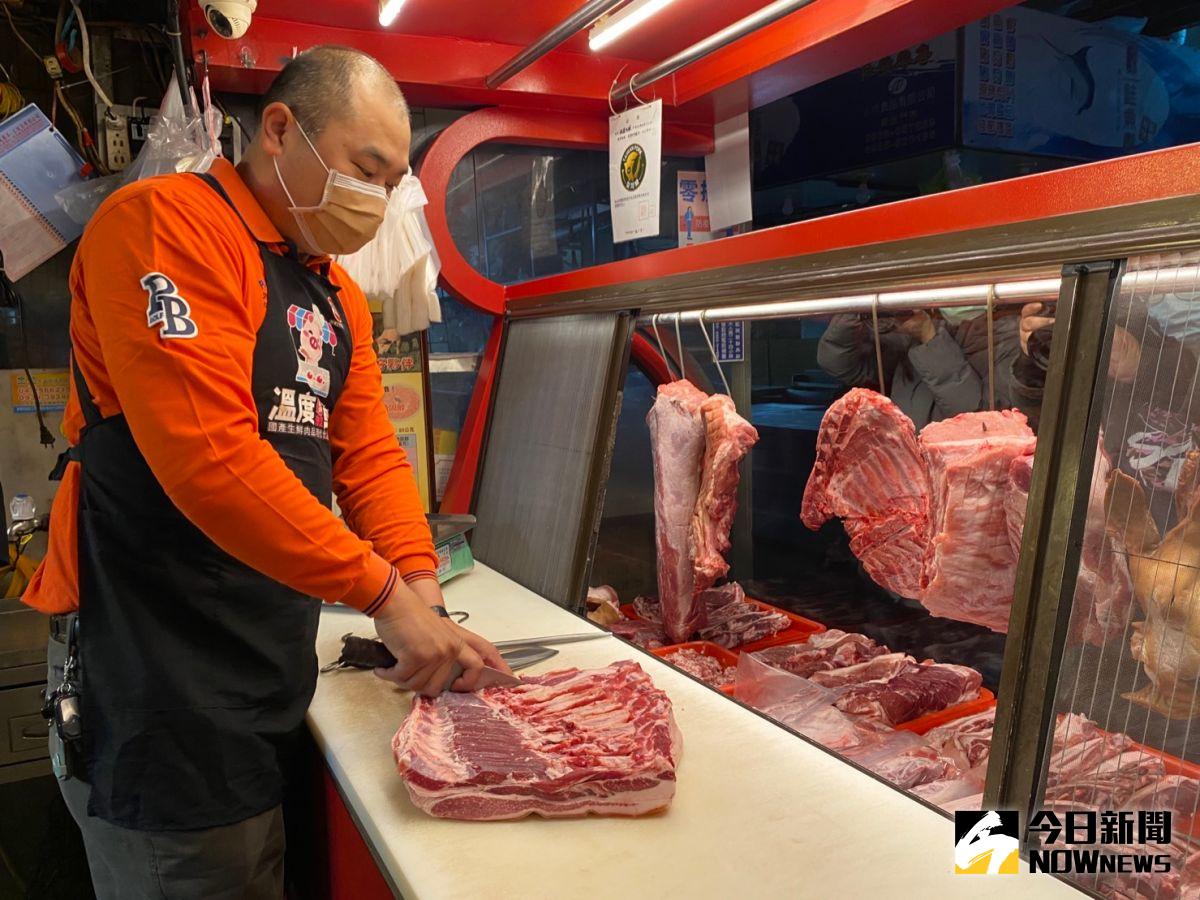 疫情下搶攻宅經濟    25年傳統肉攤轉型「小鮮肉直賣網」
