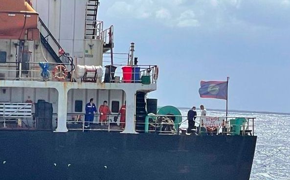 貝里斯籍貨輪擱淺！失動力漂至台東富岡海堤　16船員受困
