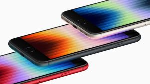 新一代的 iPhone SE 具備 A15 仿生晶片和 5G。(圖/Apple提供) ▲新一代的 iPhone SE 具備 A15 仿生晶片和 5G。(圖/Apple提供)