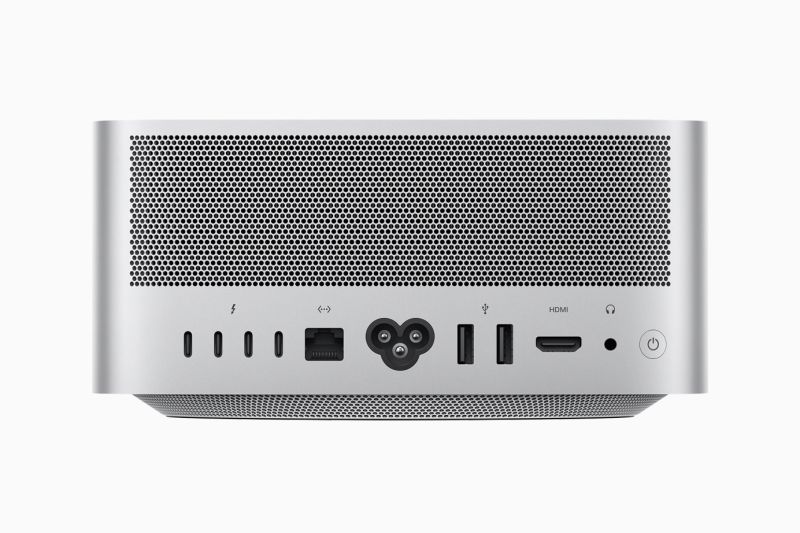 ▲Mac Studio 背面設有多種連接埠,加上正面兩個 USB-C 埠和一個 SD 卡槽。(圖/Apple提供)