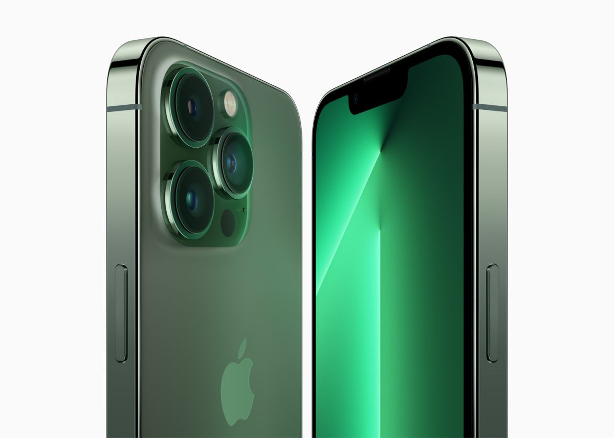 ▲2022首場蘋果發表會推出史來最便宜5G iPhone SE，而iPhone 13 Pro也有新色「松嶺青」驚喜亮相。（圖／業者提供）