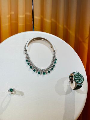 ▲BVLGARI寶格麗Magnifica頂級珠寶暨腕錶展，從珠寶到複雜腕錶，展現品牌最擅長的義大利瑰麗彩寶工藝。（圖／記者蕭涵云攝）