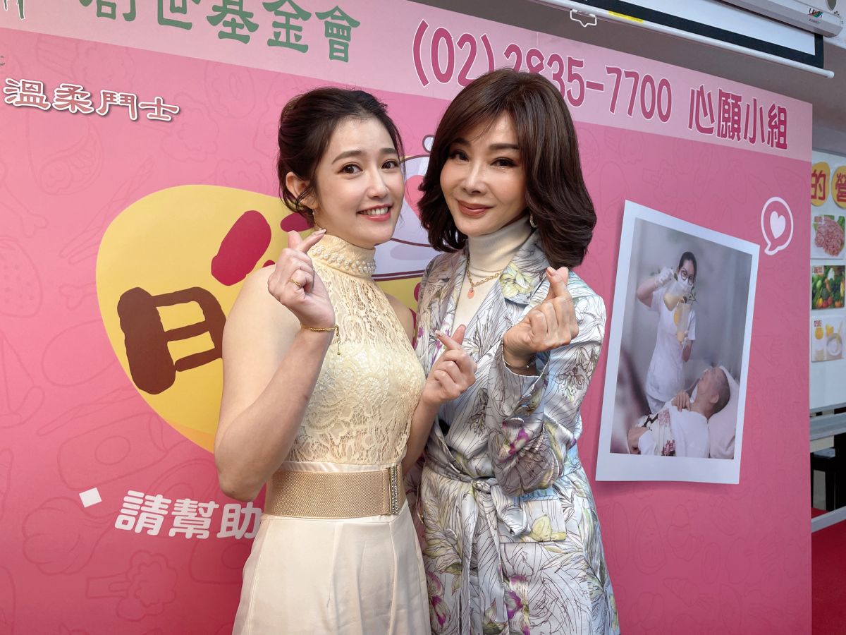 ▲郭亞棠（左）、陳美鳳出席公益活動。（圖／民視）