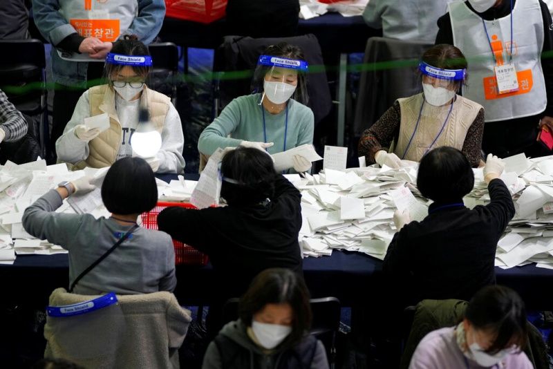 ▲本次大選在疫情陰影下進行。(圖/美聯社/達志影像)