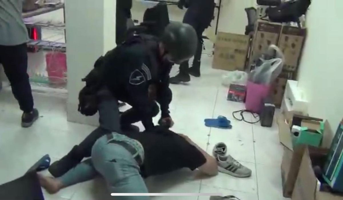 ▲高市刑警大隊日前一舉破獲以吳姓逮捕犯嫌為首的詐欺、博弈洗錢集團，初步估計該集團短短2個月內經手金額已逾7億元，不法獲利逾千萬。(圖／記者郭凱杰翻攝)