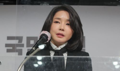 韓第一夫人收受名牌包醜聞　恐衝擊執政黨選情
