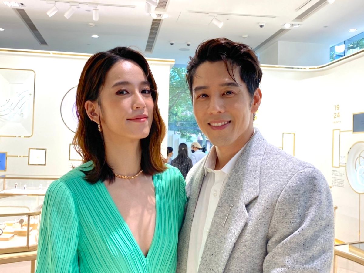 ▲見證「真愛CP」愛情長跑8年終成眷屬！陳庭妮與胡宇威合體放閃，胡宇威透露求婚戒竟然藏了2年才求婚，還選在爬山8小時後的狼狽狀態腿軟跪下，惹得妮妮嬌嗔大喊「為什麼是現在」！（圖／記者蕭涵云攝）