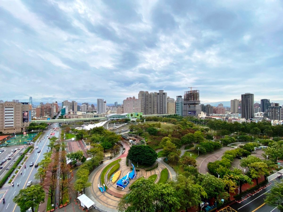 ▲中央銀行今(15)日下午舉行的理監事會議，也決議利率凍漲，為連續五度調高的升息循環喊卡，不過本次理監事會議針對六都及新竹縣市等8縣市，雖未升息，但房市管制仍趨嚴。(圖／台灣房屋)