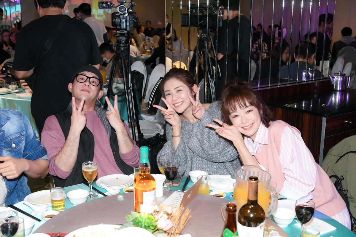 ▲Junior（左起）、林萱瑜、茵芙出席《天之驕女》殺青酒。（圖／三立）