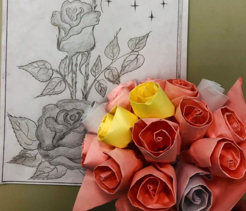 超吸睛！移民署高雄收容所辦繪「花」傳情活動
