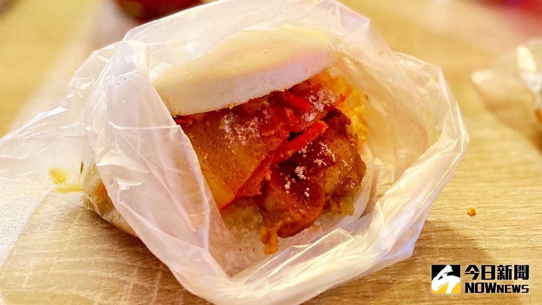 ▲尾牙吃刈包是經典民間習俗，不過一個160公克的刈包，就要350~500大卡，而且餡料包得愈多，熱量愈高。（圖／記者陳美嘉攝）