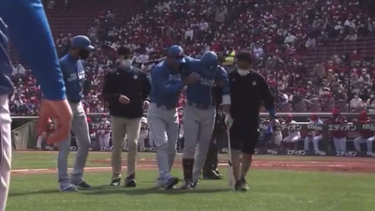 ▲王柏融遭觸身球砸中。（圖／取自Jsports)