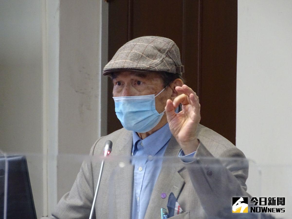 ▲現年80歲的前國防部長前蔡明憲表示，如果有必要的話，願意接受教召。（圖／記者呂炯昌攝．2022.03.11）