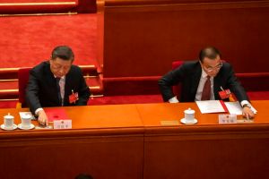 ▲中國國務院總理李克強（右）表示將於明年3月卸任，外界預料中國國家主席習近平（左）將會於今年20大取得第三屆任期。（圖／美聯社／達志影像）