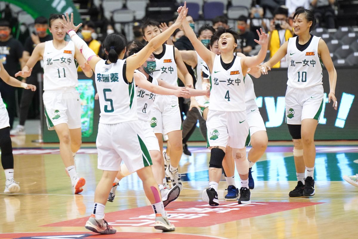 ▲110學年度HBL甲級決賽今(12)日在台北小巨蛋點燃戰火，首場女子4強由北一女中以83:61擊敗永仁高中，相隔1年重返冠軍賽。（圖／高中體總提供）