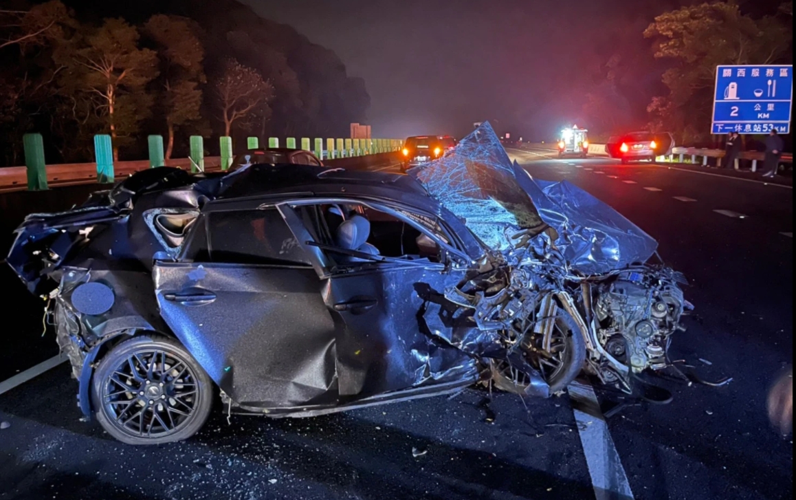 ▲該起事故共有6輛車受損。（圖／翻攝畫面）