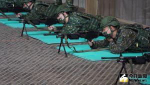 ▲14天新制教召員接受M249班用機槍複訓。（圖／記者呂炯昌攝，2022.03.12）