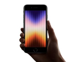 ▲Apple iPhone SE3 外型幾乎沒有改變，但全新的A15晶片賦予超強戰鬥力，業界認為是真的香啊！（圖/翻攝官網提供）